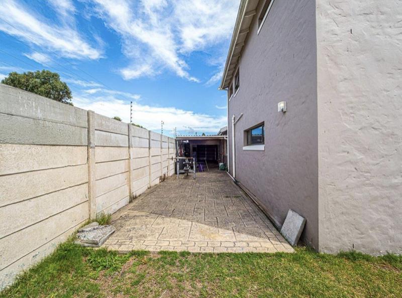 5 Bedroom Property for Sale in Wetton Western Cape